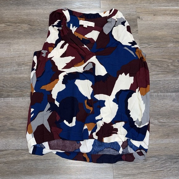 LOFT Tops - LOFT Sleeveless V-Neck Top Womens Medium Petite Abstract Painterly Print